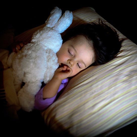 راحت خوابیدن کودک در شب